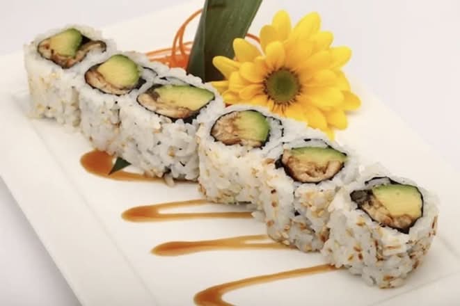 Eel & Avocado Roll (8pcs)鳗鱼牛油果卷